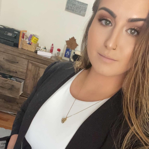 Meet your Posher, Cara - Picture 1 of 1